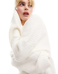 Abercrombie & Fitch Crew Neck Knit Jumper In Cream For Women Jet Stream -Abercro Clothing Shop 205587948 3