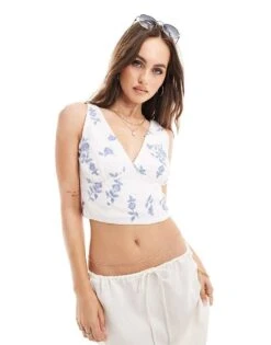 Abercrombie & Fitch Plunge Neck Linen Blend Top With Floral Embriodery In White For Women Blue/white Floral 11 Abercrombie & Fitch Plunge Neck Linen Blend Top With Floral Embriodery In White For Women Blue/white Floral -Abercro Clothing Shop 206330618 1 bluewhitefloral 1