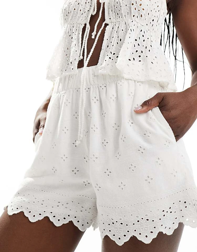 Abercrombie & Fitch Linen Blend Shorts In White With Eyelet Detailing For Women Brilliant White 8 Abercrombie & Fitch Linen Blend Shorts In White With Eyelet Detailing For Women Brilliant White - Image 6