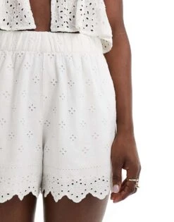 Abercrombie & Fitch Linen Blend Shorts In White With Eyelet Detailing For Women Brilliant White 11 Abercrombie & Fitch Linen Blend Shorts In White With Eyelet Detailing For Women Brilliant White -Abercro Clothing Shop 206635213 4