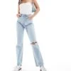 Abercrombie & Fitch 90's Straight Fit Jean With Knee Rip In Light Wash Blue For Women -Abercro Clothing Shop 206670944 1 lightwashblue