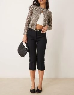 Abercrombie & Fitch Low Rise Tailored Capri Pant In Black For Women