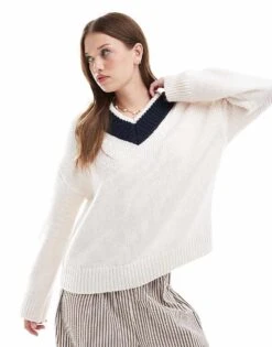 Abercrombie & Fitch Contrast V Neck Chunky Knit Jumper In Cream For Women -Abercro Clothing Shop 207272642 1 cream 1