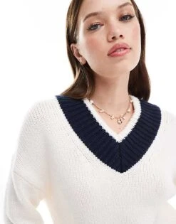 Abercrombie & Fitch Contrast V Neck Chunky Knit Jumper In Cream For Women -Abercro Clothing Shop 207272642 3