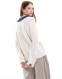 Abercrombie & Fitch Contrast V Neck Chunky Knit Jumper In Cream For Women -Abercro Clothing Shop 207272642 4