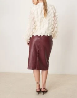 Abercrombie & Fitch Textured Pencil Skirt In Burgundy For Women -Abercro Clothing Shop 207342633 3