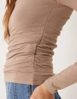 Abercrombie & Fitchseamless Long Sleeve Ruched Square Neck Top In Taupe Grey For Women -Abercro Clothing Shop 207345295 4