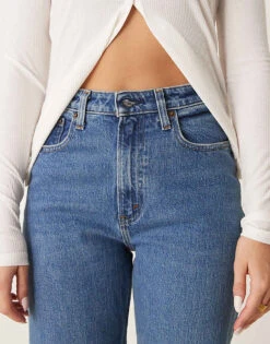 Abercrombie & Fitch Curve Love 90s Relaxed Fit High Rise Jeans In Mid Wash Blue For Women Dark Process -Abercro Clothing Shop 207345408 4