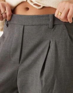 Abercrombie & Fitch High Rise Tapered Trouser In Charcoal For Women -Abercro Clothing Shop 207597435 3