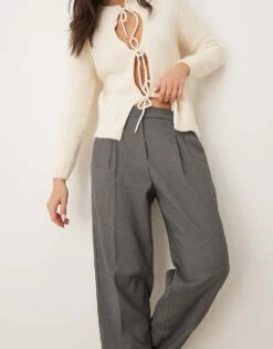 Abercrombie & Fitch High Rise Tapered Trouser In Charcoal For Women -Abercro Clothing Shop 207597435 4