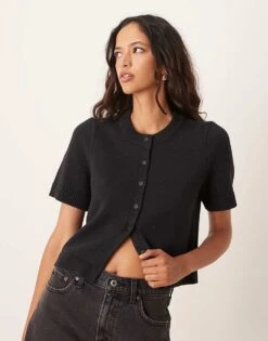 Abercrombie & Fitch Crew Neck Button Through Short Sleeve Knit Cardigan In Black For Women