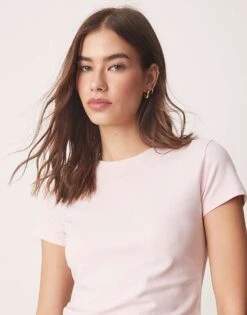 Abercrombie & Fitch Short Sleeve Seamless Tuckable Baby Tee In Pink For Women