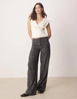 Abercrombie & Fitch Grown Over V Neck Top In Cream For Women -Abercro Clothing Shop 207874140 3