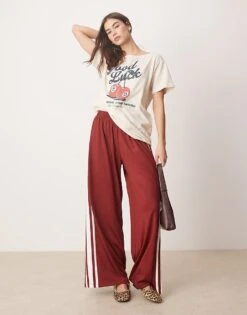 Abercrombie & Fitch Slash Neck T-shirt With Lucky Cherry Print In White For Women Cloud Dancer -Abercro Clothing Shop 207905375 4