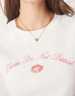 Abercrombie & Fitch Raglan T-shirt With Lipstick Chest Print In White For Women Cloud Dancer -Abercro Clothing Shop 207905384 4