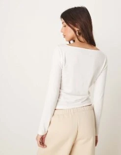Abercrombie & Fitch Long Sleeve Basic Top In White For Women Off White -Abercro Clothing Shop 207915416 4