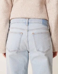 Abercrombie & Fitch Low Rise Baggy Fit Jean With Busted Knee In Light Wash For Women Light Wash Blue -Abercro Clothing Shop 207915958 4