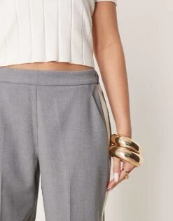 Abercrombie & Fitch Pull On Straight Leg Trouser With Pintuck Detail In Grey For Women -Abercro Clothing Shop 207916022 3